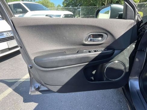 Used 2022 Honda HR-V EX image 19