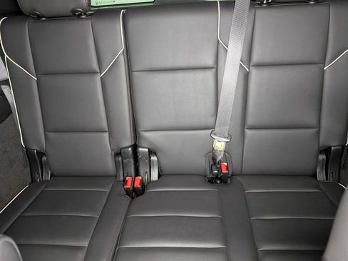 Certified 2021 Cadillac Escalade Premium Luxury image 24