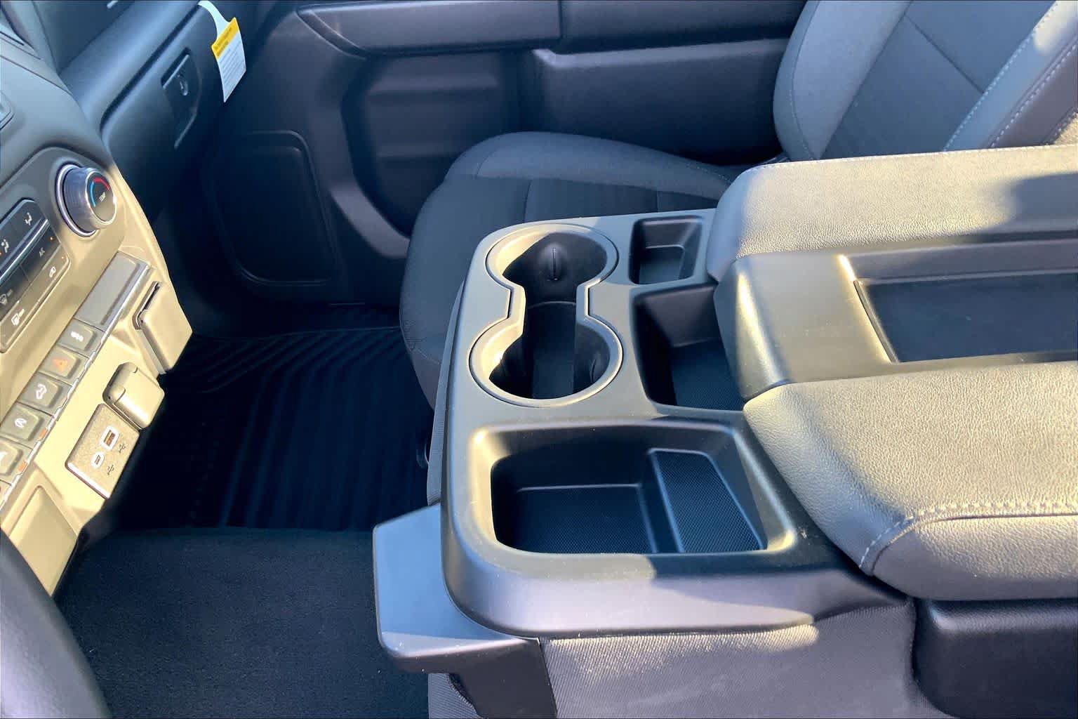 Used 2026 Chevrolet Silverado 1500 Custom w/ Turbomax Blackout Package AWD/4WD image 17
