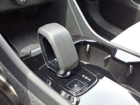 Certified 2025 Volvo EX40 Ultra AWD/4WD image 28