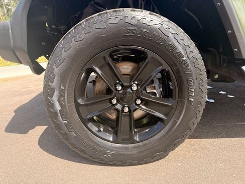 Used 2021 Jeep Wrangler Unlimited Sahara AWD/4WD image 22