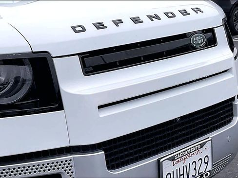 Used 2025 Land Rover Defender 110 S image 33