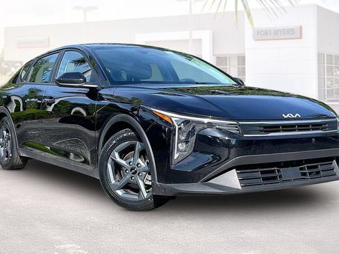 Used 2025 Kia K4 FWD image 1