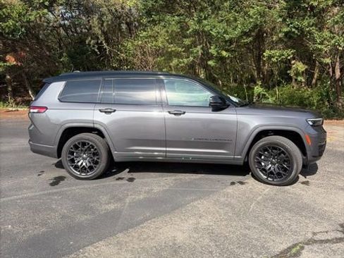 Used 2025 Jeep Grand Cherokee L Summit image 5