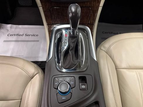 Used 2013 Buick Regal Premium FWD image 17
