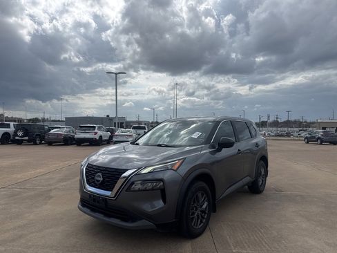 Certified 2023 Nissan Rogue S image 6