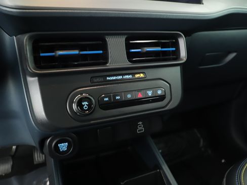 Certified 2025 Ford Maverick Lobo AWD/4WD image 13