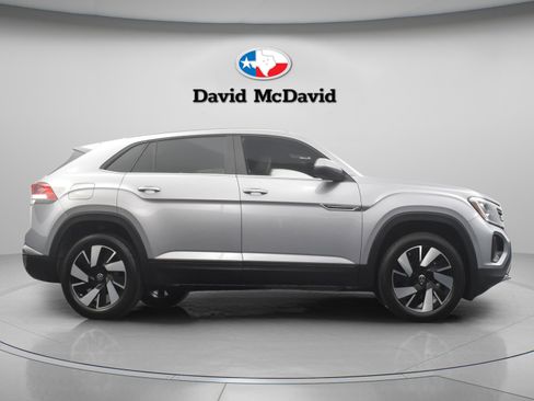 Used 2024 Volkswagen Atlas Cross Sport SE image 27