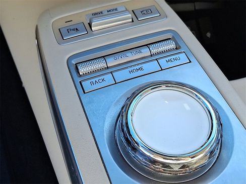 Used 2023 Genesis GV70 2.5T Select w/ Select Package image 26