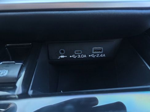 Used 2023 Subaru Outback Limited image 22