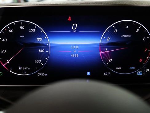 Used 2025 Mercedes-Benz GLC 300 4MATIC image 22