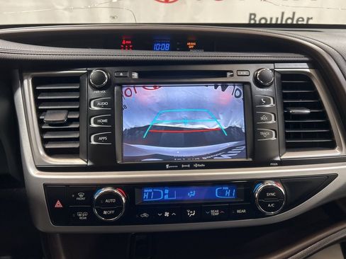 Used 2017 Toyota Highlander Plus image 35