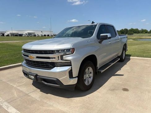 Used 2022 Chevrolet Silverado 1500 LT RWD image 2