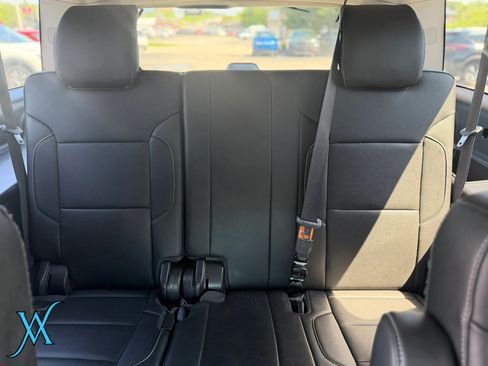 Used 2019 Chevrolet Suburban Premier AWD/4WD image 21