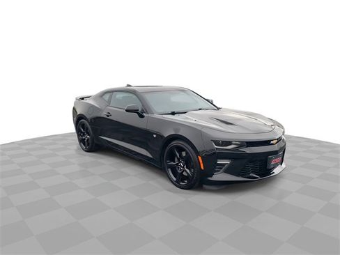 Certified 2018 Chevrolet Camaro SS image 2