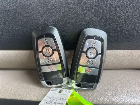 Used 2022 Ford Bronco Wildtrak AWD/4WD image 29