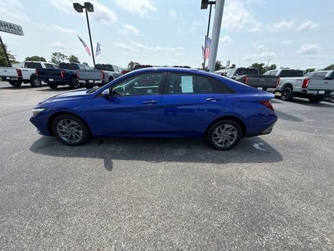 Used 2024 Hyundai Elantra SEL FWD image 10
