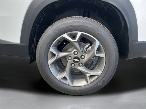 New 2026 Chevrolet Trax LT image 12