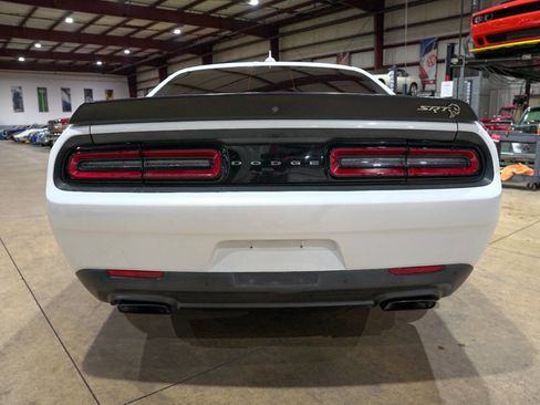 Used 2016 Dodge Challenger SRT Hellcat RWD image 7