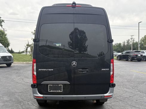 Used 2022 Mercedes-Benz Sprinter 2500 image 5