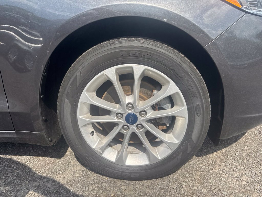 Used 2019 Ford Fusion Energi Titanium FWD image 24