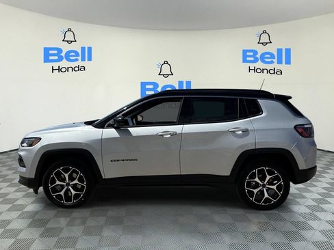 Used 2025 Jeep Compass Limited AWD/4WD image 2