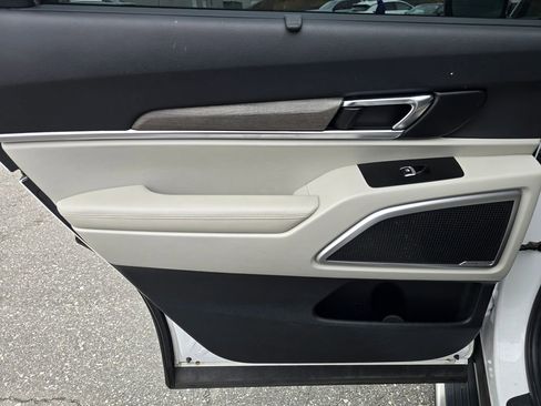 Used 2022 Kia Telluride EX w/ EX Premium Package image 46