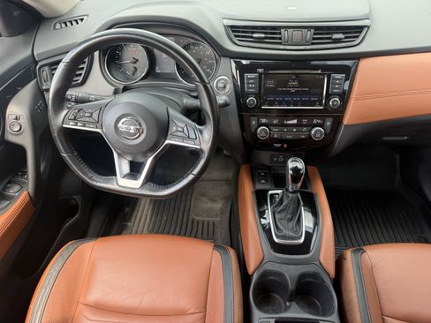 Used 2018 Nissan Rogue SL w/ Premium Package FWD image 8