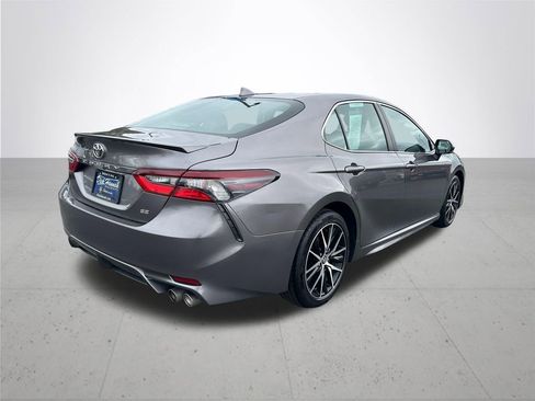 Used 2024 Toyota Camry SE image 7