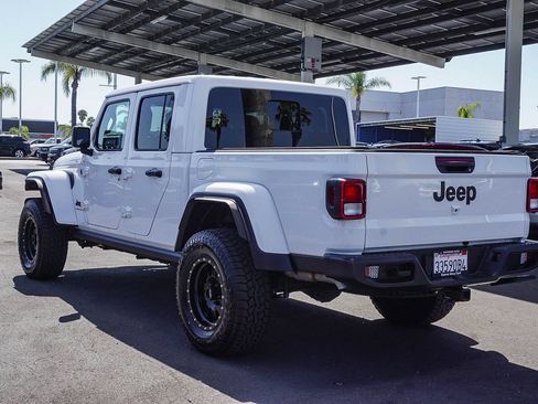Used 2024 Jeep Gladiator Sport AWD/4WD image 5