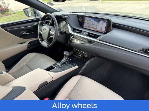 Used 2019 Lexus ES 350 Ultra Luxury image 13