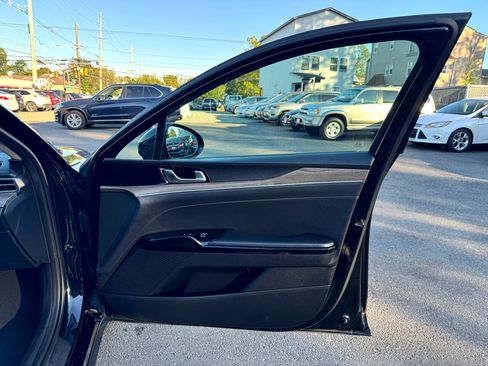 Used 2021 Kia K5 EX image 17