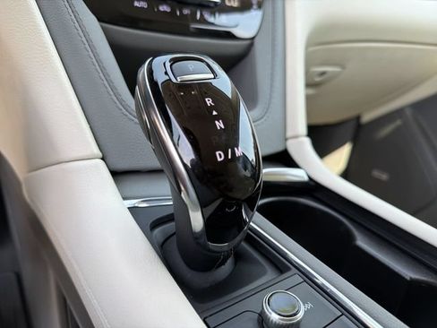 Used 2024 Cadillac XT6 Premium Luxury w/ Technology Package AWD/4WD image 20