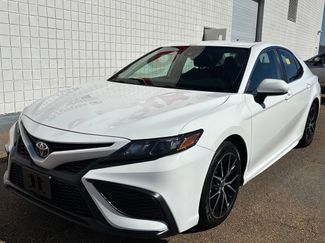 Used 2021 Toyota Camry SE video 1