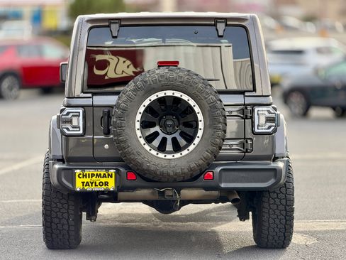 Used 2020 Jeep Wrangler Unlimited Sahara image 17