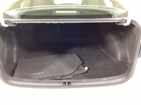 Used 2025 Toyota Corolla LE FWD image 13
