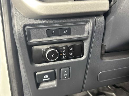 Used 2023 Ford Expedition XLT image 26