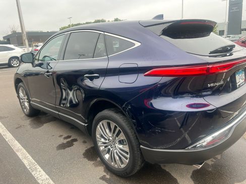 Used 2023 Toyota Venza Limited AWD/4WD image 12