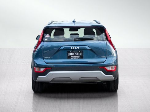 Used 2023 Kia Niro EX w/ EX Cold Weather Package FWD image 5