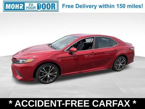 Used 2020 Toyota Camry SE w/ Convenience Package FWD image 2
