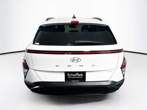 Used 2025 Hyundai Kona SEL image 7