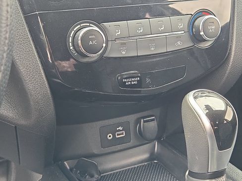 Used 2021 Nissan Rogue Sport S FWD image 17