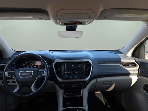 Used 2022 GMC Acadia Denali w/ Denali Technology Package image 10