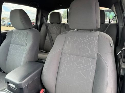 Used 2017 Toyota Tacoma TRD Sport w/ Tow Package AWD/4WD image 9