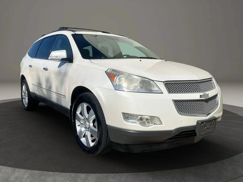 Used 2012 Chevrolet Traverse LTZ FWD image 4