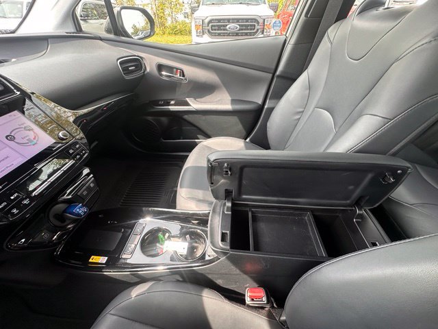 Used 2022 Toyota Prius XLE AWD/4WD image 25