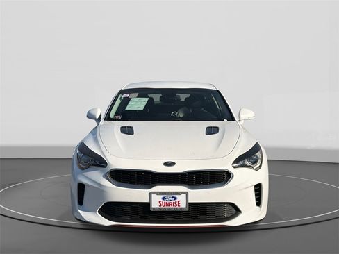 Used 2019 Kia Stinger image 2