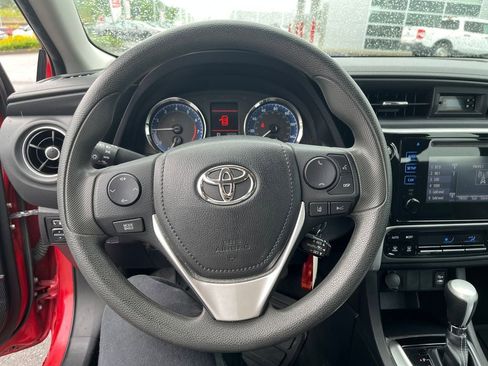 Used 2019 Toyota Corolla LE FWD image 14