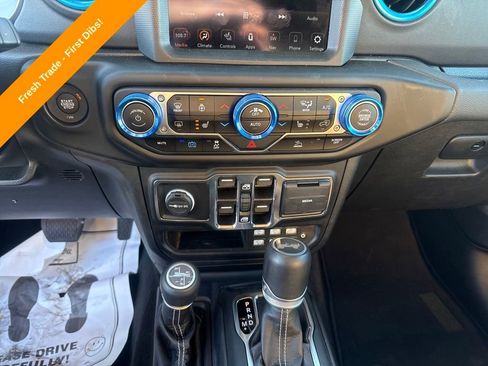 Used 2022 Jeep Wrangler Unlimited Sahara w/ Cold Weather Group image 12