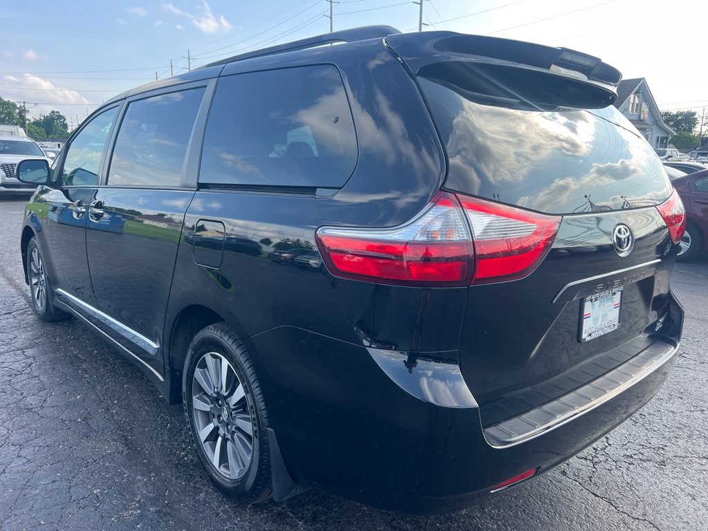 Used 2020 Toyota Sienna XLE AWD/4WD image 5